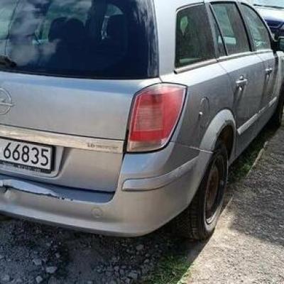 Opel Astra H 1.6 Twinport 2005 nowe opony i akumulator