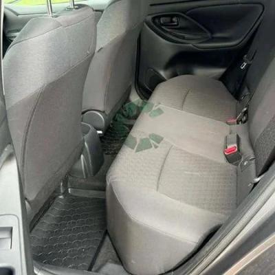Toyota Yaris (2023) lekko prawa strona uszkodzona