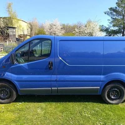 Opel Vivaro 2.5CDTI 140KM 2011 klima