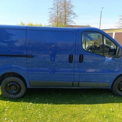 Opel Vivaro 2.5CDTI 140KM 2011 klima