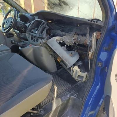 Opel Vivaro 2.5CDTI 140KM 2011 klima