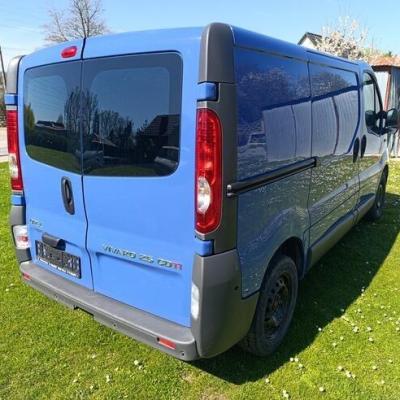 Opel Vivaro 2.5CDTI 140KM 2011 klima